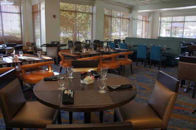 Hilton Garden Inn Orlando At Seaworld Restaurant photo